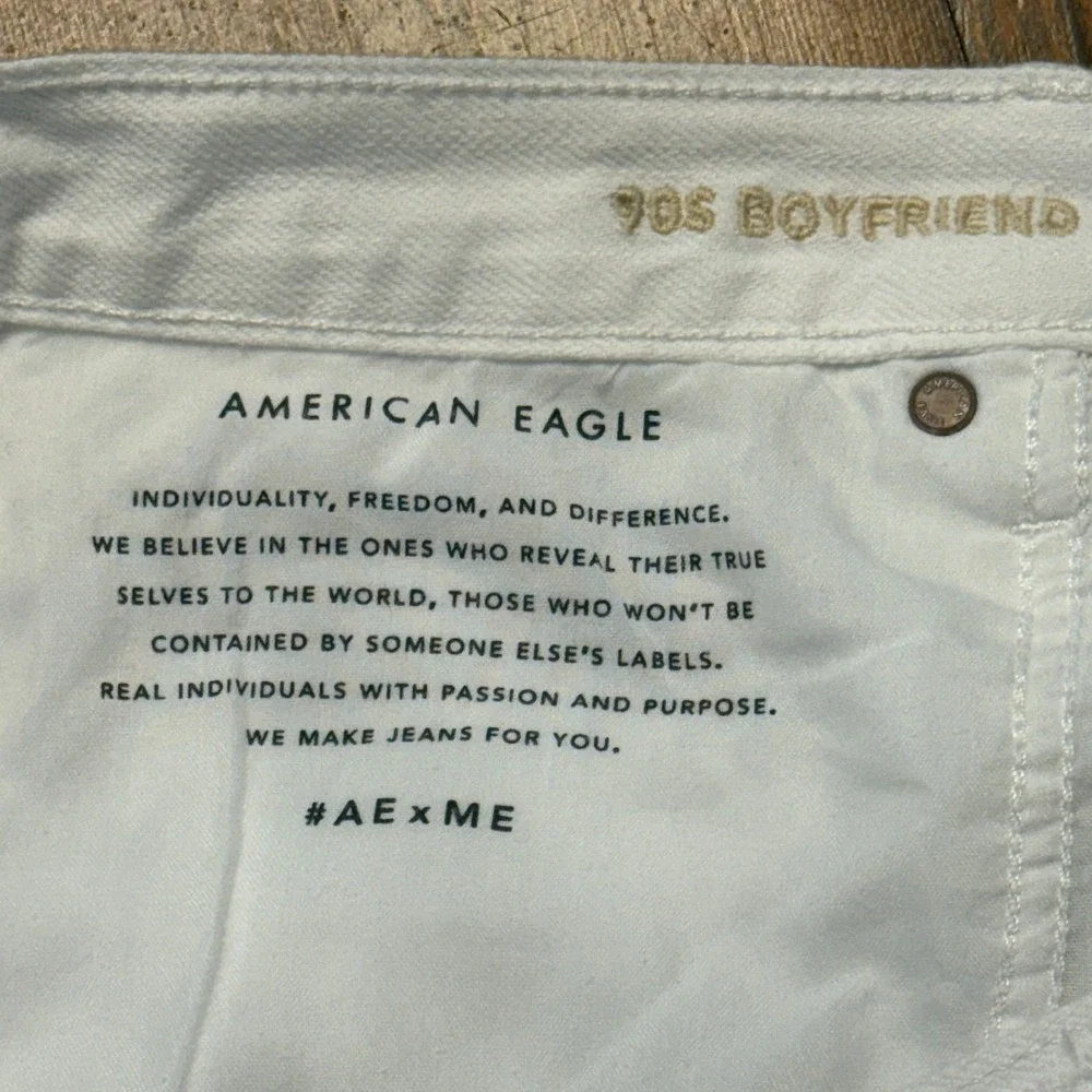 American Eagle Jeans Womens Size 18 90s Boyfriend Stretch Distressed White